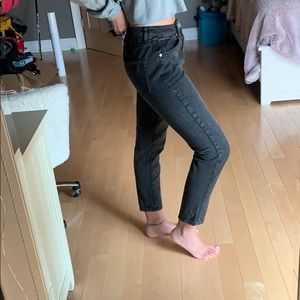 Black mom jeans